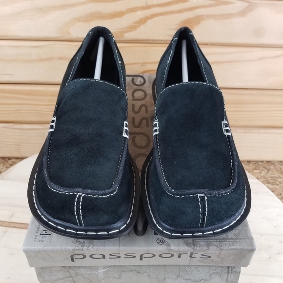 Suede Leather Loafer Black Slip on Comfort Shoes Moc Toe NEW CL Passports 6M NEW - Picture 3 of 10